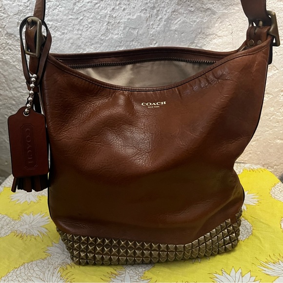 Gorgeous Leather Coach Bag - Picture 1 of 4